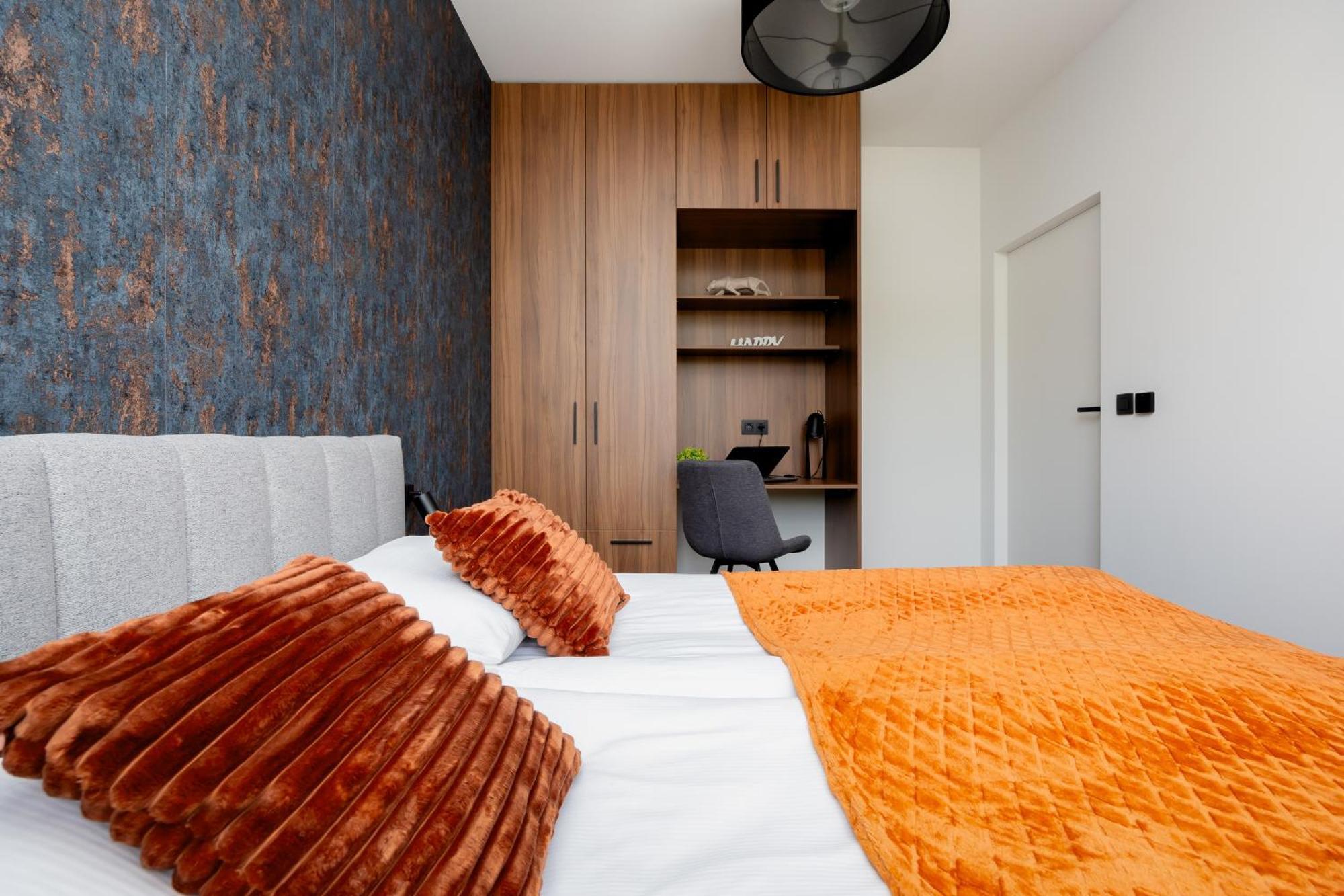Apartamenty Ludwiki Z Parkingiem By Noclegi Renters Varşovia Exterior foto